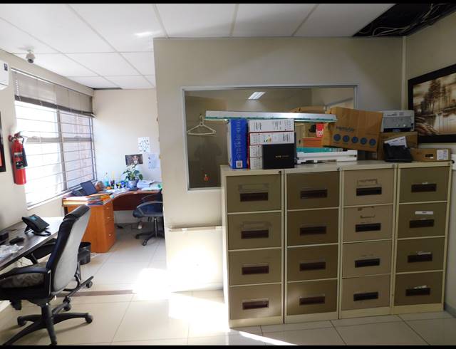 162M² OFFICE FOR SALE IN FERNDALE